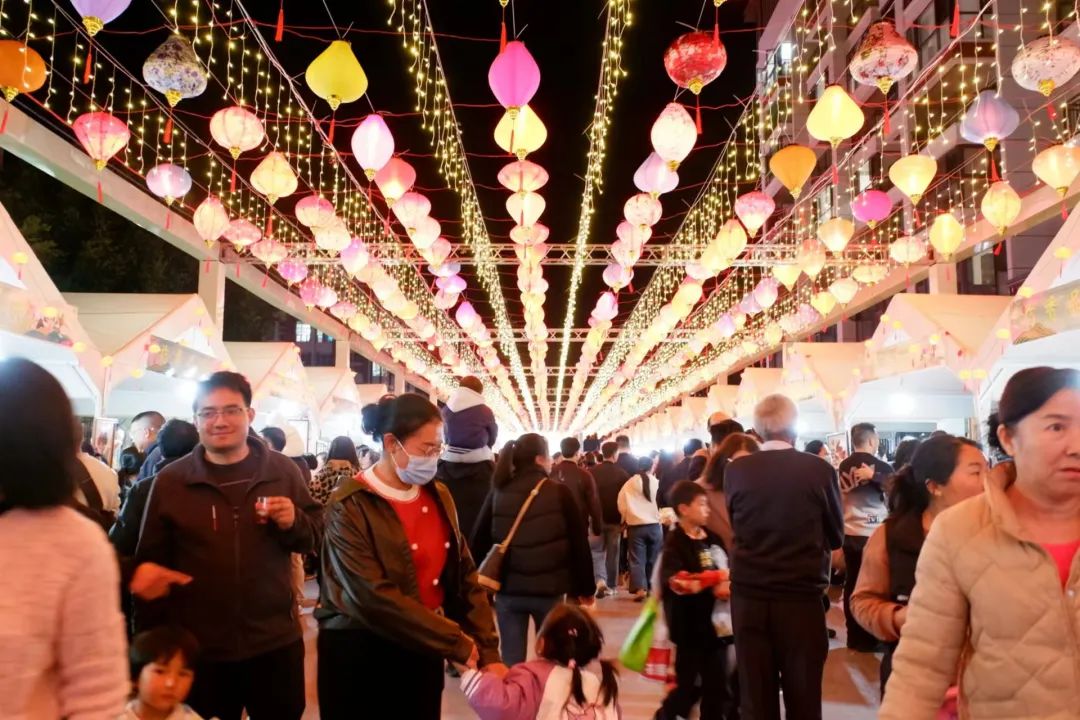 脆皮養(yǎng)生局，國潮新體驗(yàn)——臨滄中醫(yī)夜市之雙江專場(chǎng)火熱持續(xù)